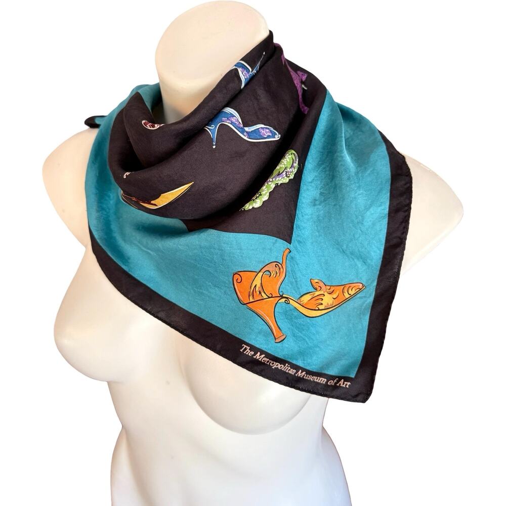 Vintage 1990’s Metropolitan Museum of Art Silk Scarf Shoes Seahorses Teal 21x21 - Picture 6 of 11